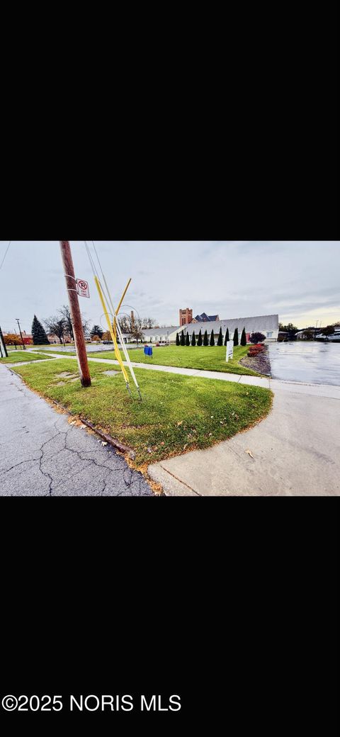 Tiny photo for 2015 Putnam Street, Toledo, OH 43620 (MLS # 10007752)
