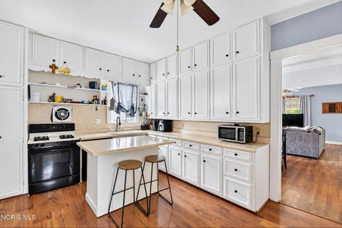 Tiny photo for 904 W Sandusky Street, Findlay, OH 45840 (MLS # 10013931)