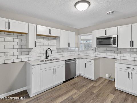 Tiny photo for 1321 Bernard Avenue, Findlay, OH 45840 (MLS # 10002602)