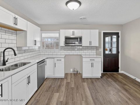 Tiny photo for 1321 Bernard Avenue, Findlay, OH 45840 (MLS # 10002602)