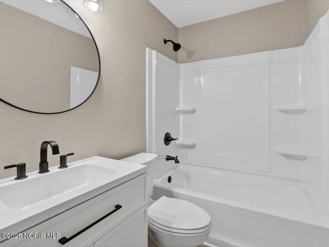 Tiny photo for 1321 Bernard Avenue, Findlay, OH 45840 (MLS # 10002602)