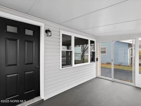 Tiny photo for 1321 Bernard Avenue, Findlay, OH 45840 (MLS # 10002602)