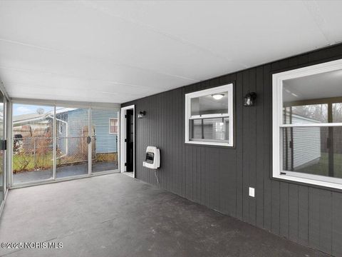 Tiny photo for 1321 Bernard Avenue, Findlay, OH 45840 (MLS # 10002602)