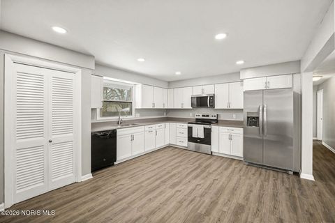 Tiny photo for 707 Winterhaven Drive, Findlay, OH 45840 (MLS # 10003730)