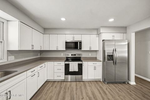 Tiny photo for 707 Winterhaven Drive, Findlay, OH 45840 (MLS # 10003730)