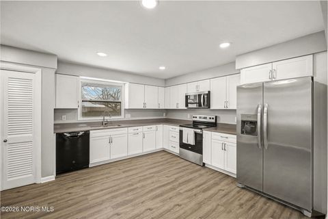 Tiny photo for 707 Winterhaven Drive, Findlay, OH 45840 (MLS # 10003730)