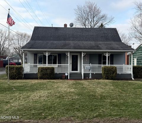 Photo of 425 W Elm Street, Deshler, OH 43516 (MLS # 10005013)