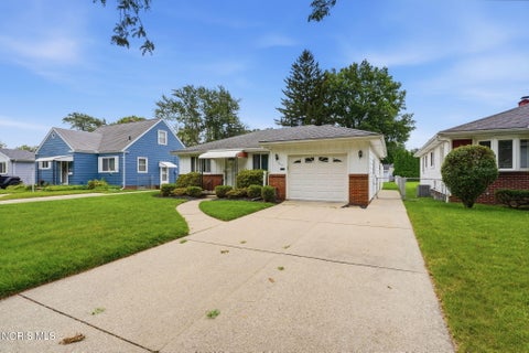 Tiny photo for 3157 Keemont Drive, Toledo, OH 43613 (MLS # 10012480)