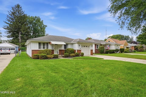 Tiny photo for 3157 Keemont Drive, Toledo, OH 43613 (MLS # 10012480)