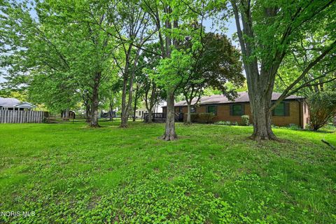 Tiny photo for 405 Normandie Boulevard, Bowling Green, OH 43402 (MLS # 10009941)