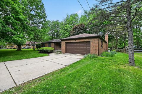 Tiny photo for 405 Normandie Boulevard, Bowling Green, OH 43402 (MLS # 10009941)
