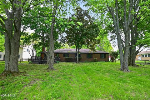 Tiny photo for 405 Normandie Boulevard, Bowling Green, OH 43402 (MLS # 10009941)