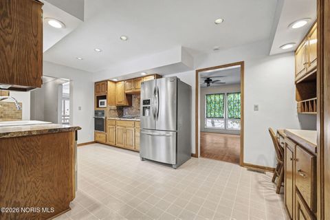 Tiny photo for 1421 Conneaut Avenue, Bowling Green, OH 43402 (MLS # 10003800)