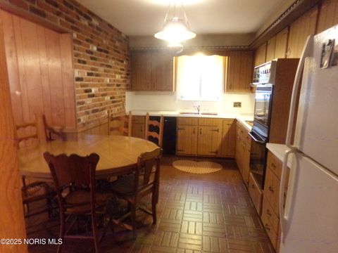 Tiny photo for 313 E State Line Road, Toledo, OH 43612 (MLS # 10000260)