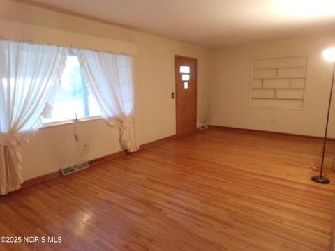 Tiny photo for 313 E State Line Road, Toledo, OH 43612 (MLS # 10000260)
