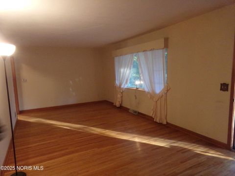 Tiny photo for 313 E State Line Road, Toledo, OH 43612 (MLS # 10000260)