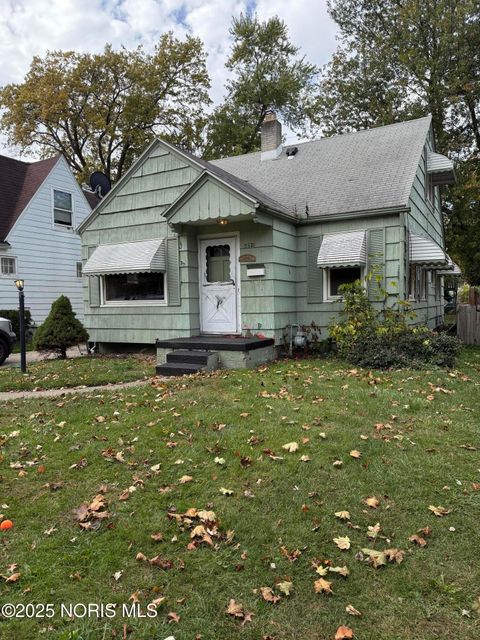 Photo of 3621 Sherbrooke Road, Toledo, OH 43613 (MLS # 10000647) Photo of 3621 Sherbrooke Road, Toledo, OH 43613 (MLS # 10000647)