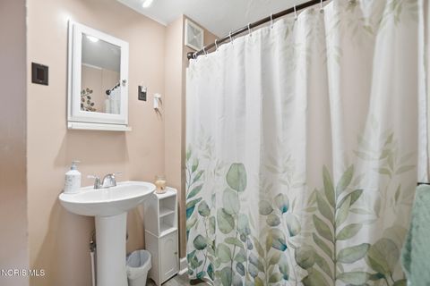 Tiny photo for 533 Hull Avenue, Findlay, OH 45840 (MLS # 10005990)