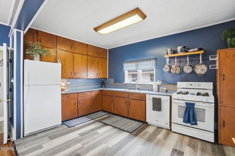 Tiny photo for 533 Hull Avenue, Findlay, OH 45840 (MLS # 10005990)