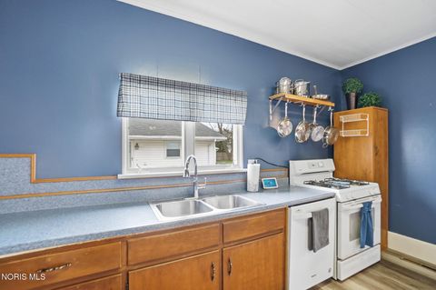 Tiny photo for 533 Hull Avenue, Findlay, OH 45840 (MLS # 10005990)