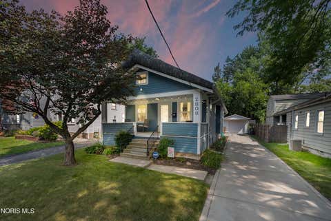 Photo of 2808 Castleton Avenue, Toledo, OH 43613 (MLS # 10011208)
