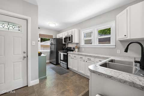 Tiny photo for 2808 Castleton Avenue, Toledo, OH 43613 (MLS # 10011208)