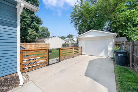 Tiny photo for 2808 Castleton Avenue, Toledo, OH 43613 (MLS # 10011208)