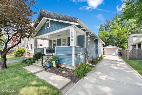 Tiny photo for 2808 Castleton Avenue, Toledo, OH 43613 (MLS # 10011208)