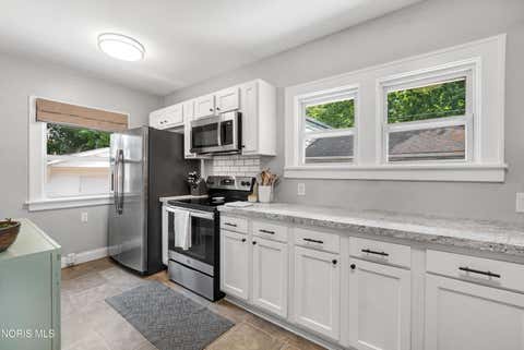 Tiny photo for 2808 Castleton Avenue, Toledo, OH 43613 (MLS # 10011208)