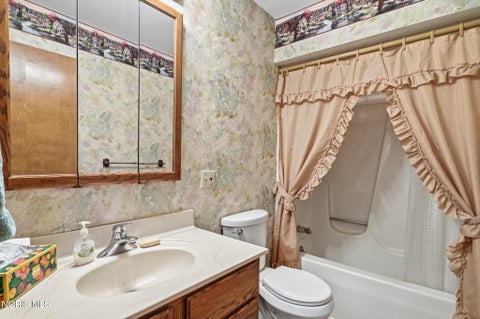 Tiny photo for 200 Hillshafer Drive, Findlay, OH 45840 (MLS # 10014801)