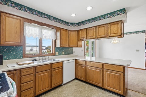 Tiny photo for 200 Hillshafer Drive, Findlay, OH 45840 (MLS # 10014801)