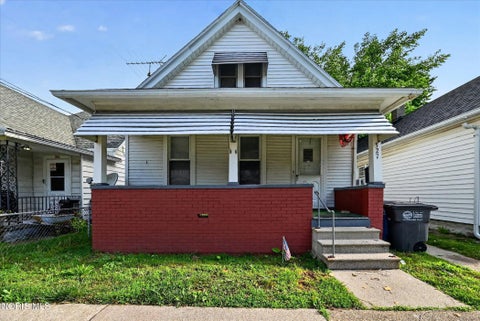 Homes For Sale - 327 Dexter Street<br/> Toledo, OH 43608