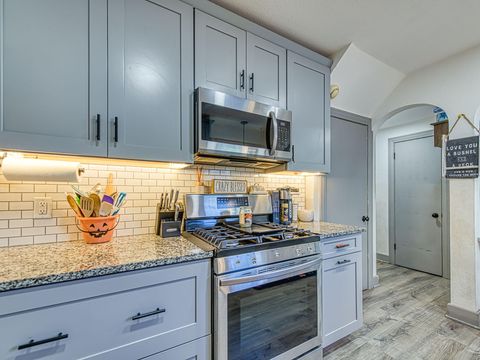 Tiny photo for 3805 Garrison Road, Toledo, OH 43613 (MLS # 10000076)