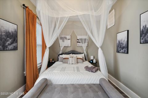 Tiny photo for 189 Elm Street, Rossford, OH 43460 (MLS # 10002221)