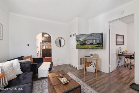 Tiny photo for 189 Elm Street, Rossford, OH 43460 (MLS # 10002221)