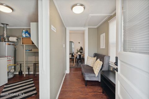 Tiny photo for 189 Elm Street, Rossford, OH 43460 (MLS # 10002221)