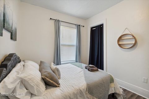 Tiny photo for 189 Elm Street, Rossford, OH 43460 (MLS # 10002221)