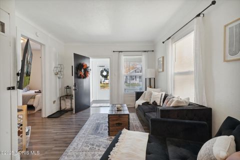 Tiny photo for 189 Elm Street, Rossford, OH 43460 (MLS # 10002221)