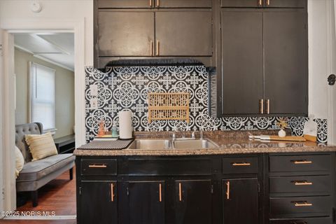 Tiny photo for 189 Elm Street, Rossford, OH 43460 (MLS # 10002221)