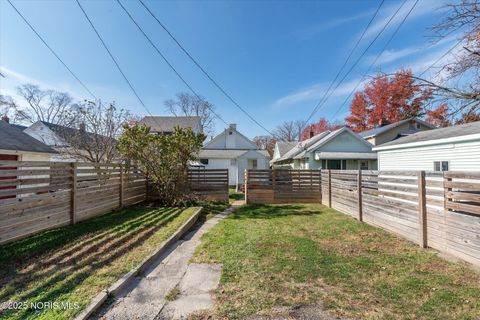 Tiny photo for 189 Elm Street, Rossford, OH 43460 (MLS # 10002221)