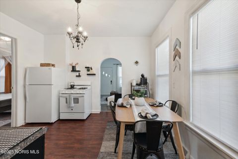 Tiny photo for 189 Elm Street, Rossford, OH 43460 (MLS # 10002221)