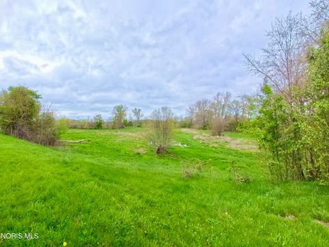 Tiny photo for 490 W County Road 30, Tiffin, OH 44883 (MLS # 10006893)