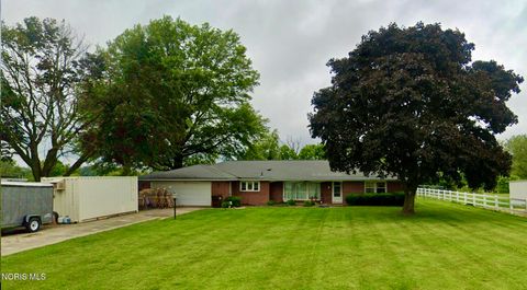 Photo of 490 W County Road 30, Tiffin, OH 44883 (MLS # 10006893)