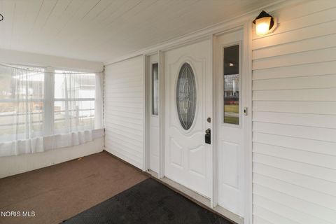 Tiny photo for 1944 Ashcroft Drive, Oregon, OH 43616 (MLS # 10005003)