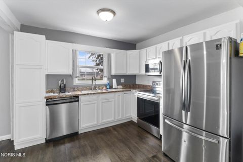 Tiny photo for 1944 Ashcroft Drive, Oregon, OH 43616 (MLS # 10005003)