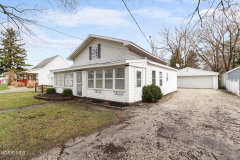 Tiny photo for 1944 Ashcroft Drive, Oregon, OH 43616 (MLS # 10005003)