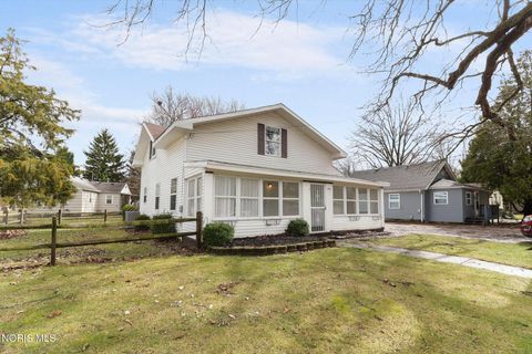 Tiny photo for 1944 Ashcroft Drive, Oregon, OH 43616 (MLS # 10005003)