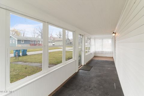 Tiny photo for 1944 Ashcroft Drive, Oregon, OH 43616 (MLS # 10005003)