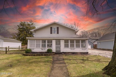 Tiny photo for 1944 Ashcroft Drive, Oregon, OH 43616 (MLS # 10005003)