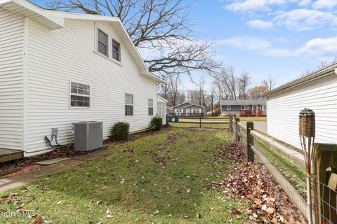 Tiny photo for 1944 Ashcroft Drive, Oregon, OH 43616 (MLS # 10005003)